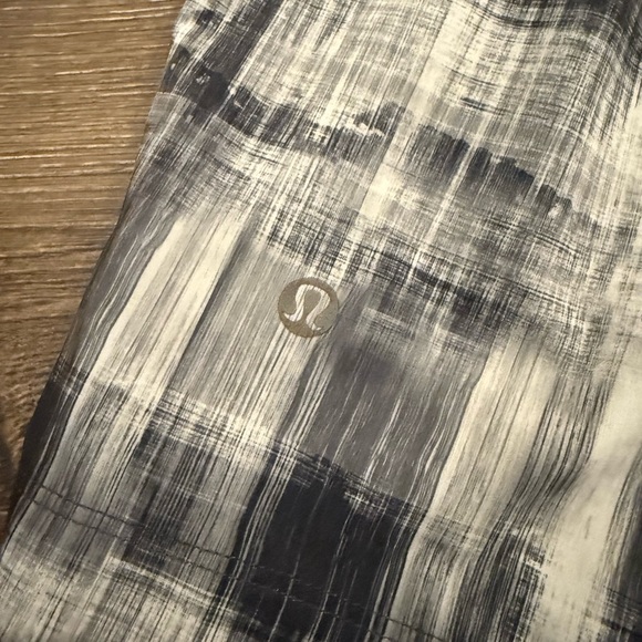 Lululemon | Core Short - Picture 3 of 4